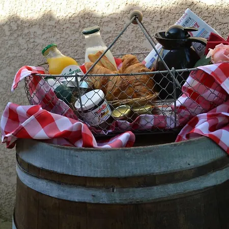 Le Paddock Des Caloges * Le Tilleul